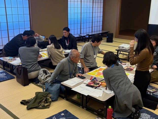 検討の様子(全体)